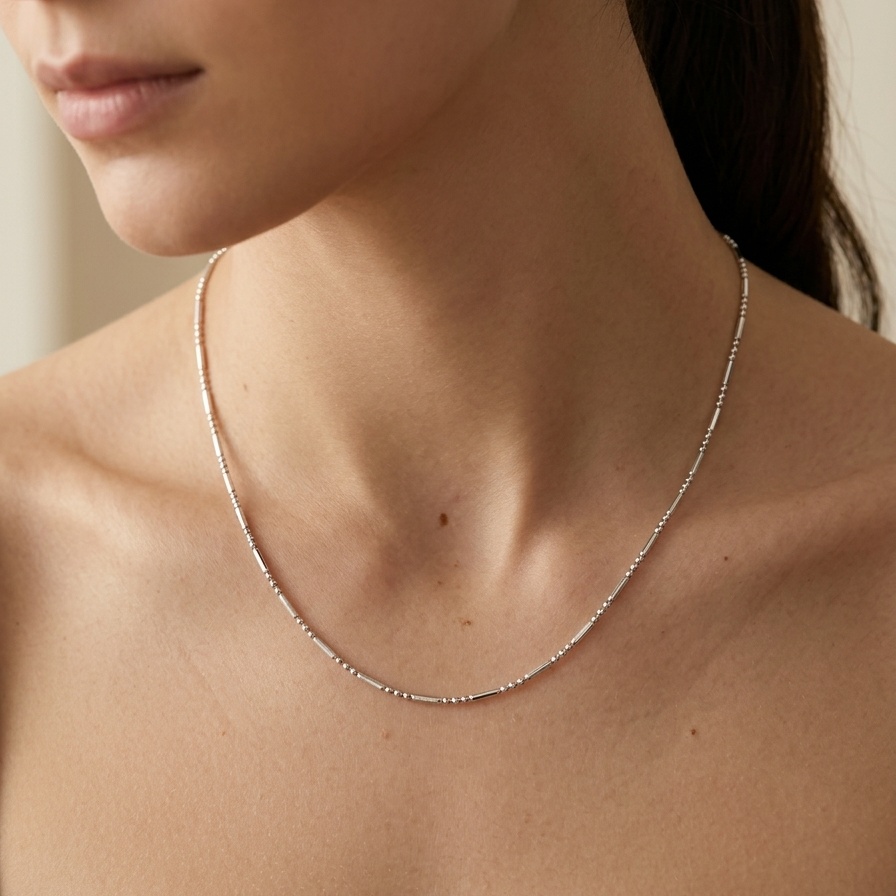 Velora Bar Necklace