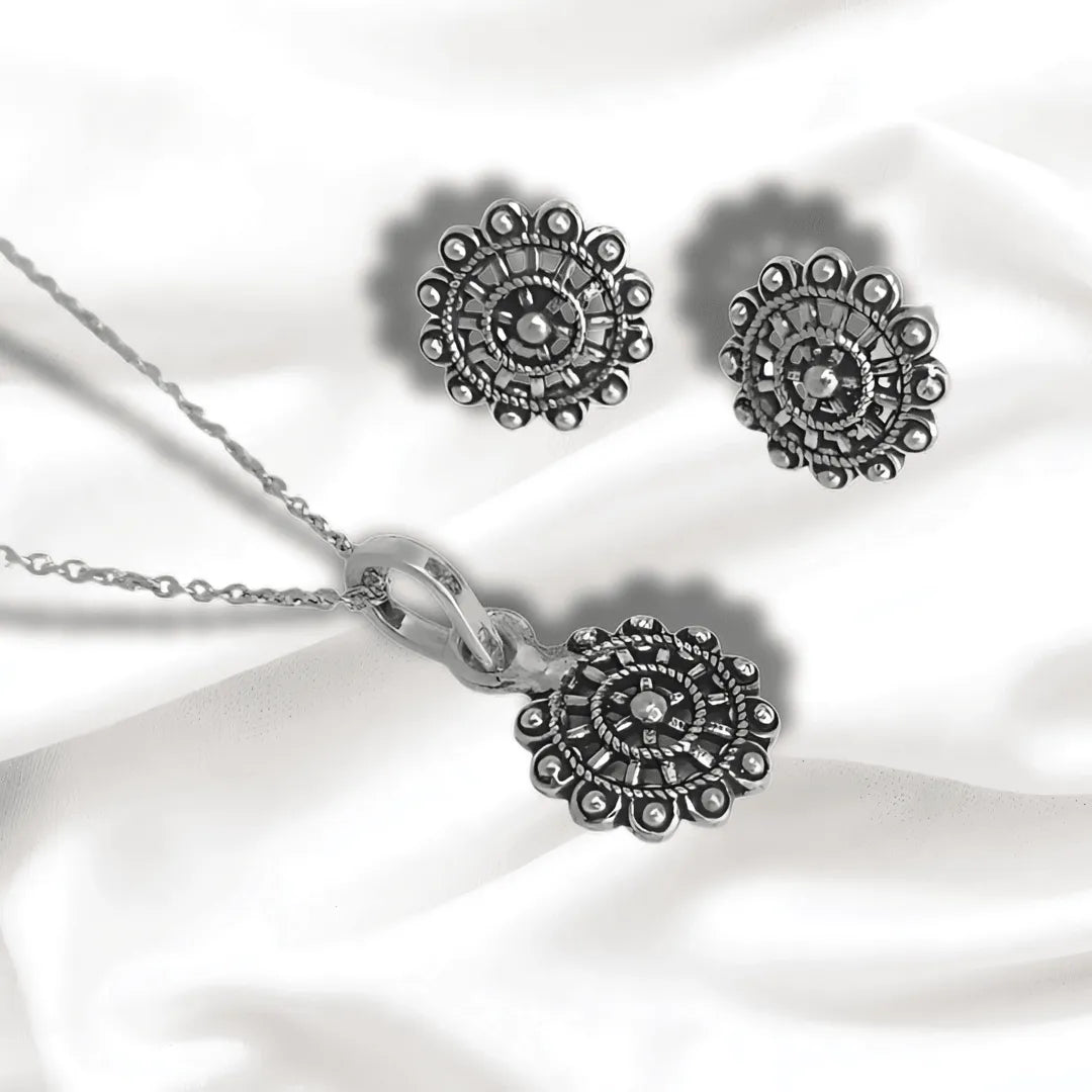 Oxidized Sterling Silver Pendent Set With Chain For Women (92.5 Sterling Silver)
